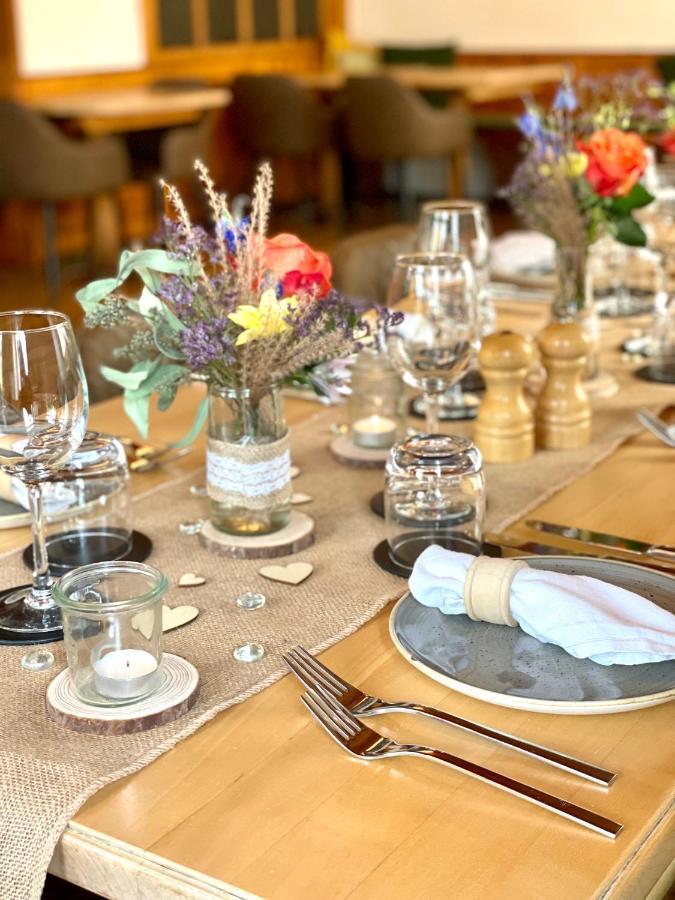 Hotel & Restaurant Gruener Baum Merzhausen Kültér fotó